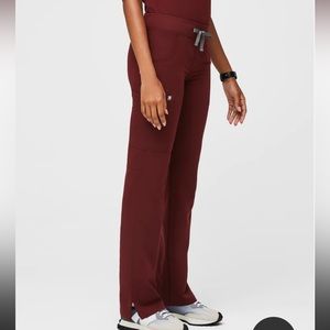 FIGS Kade Cargo Scrub Pants XL- Burgundy